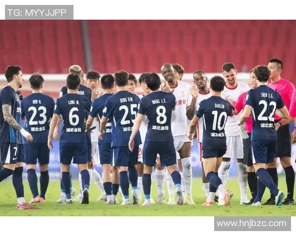 武汉足球队转型之路揭秘：从传统强队到现代化职业俱乐部的蜕变与挑战